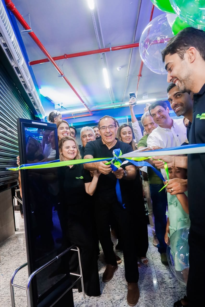 Prefeito celebra geração de empregos com a expansão do Grupo Rede Compras em João Pessoa