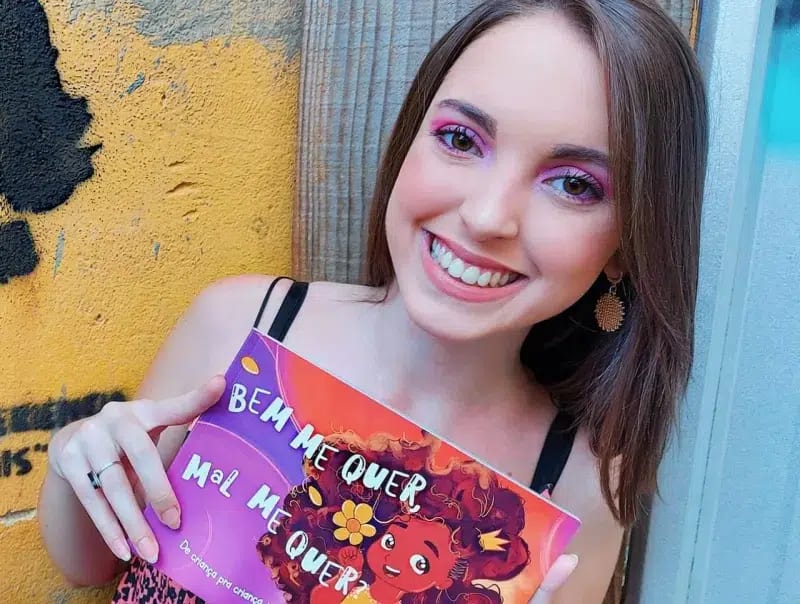 Dia Nacional do Livro destaca história de autora apoiada pelo Banco do Povo