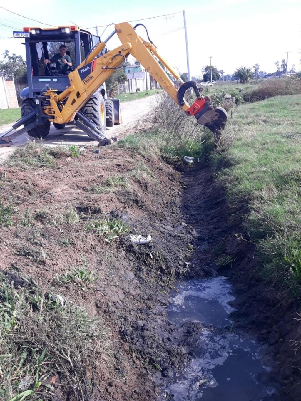 Prefeitura faz valeteamento no bairro Santa Rosa após Cidade de Águeda