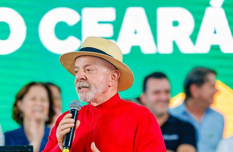 Lula desautoriza material de campanha em que aparece com Ciro no Ceará: "Não está comigo"