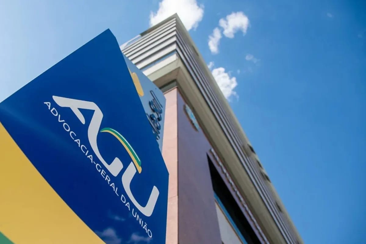 STF dá 72h para AGU enviar folhas de pagamento completas