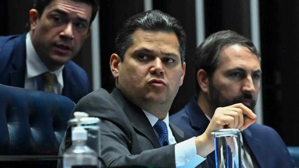 PEC da jornada 6×1 trava no Senado por controle da pauta de Davi Alcolumbre