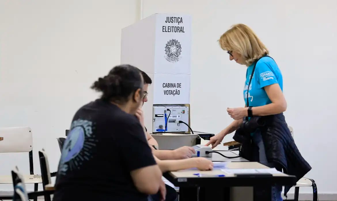 Eleições 2026 ao vivo: veja a votação em todo o Brasil e a apuração