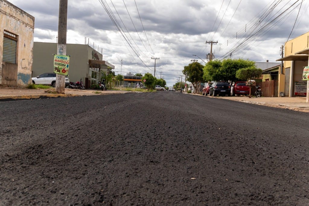 Rondonópolis já registra mais de 71 km de vias recuperadas com microrrevestimento