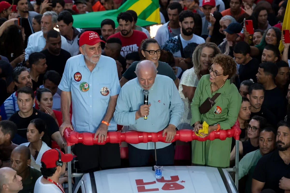 Lula pede voto de eleitores com mais de 70 anos para o 1º turno neste domingo (4)