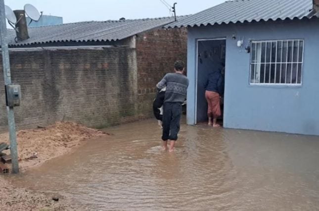 "O prejuízo é grande", diz prefeito sobre temporal em Pinheiro Machado