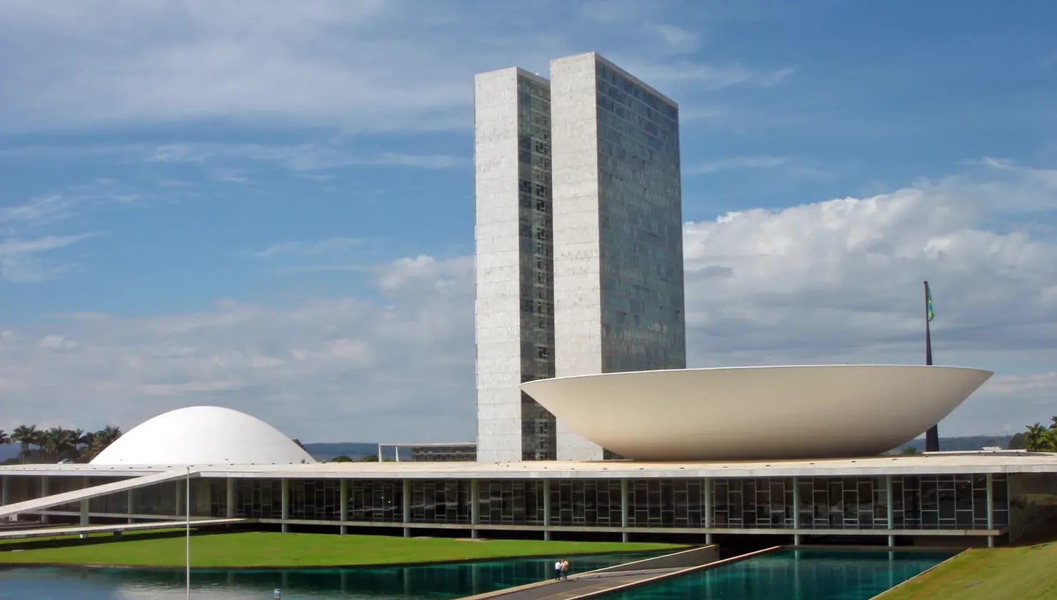 Congresso adia novamente votação da MP que extingue a “taxa das blusinhas”
