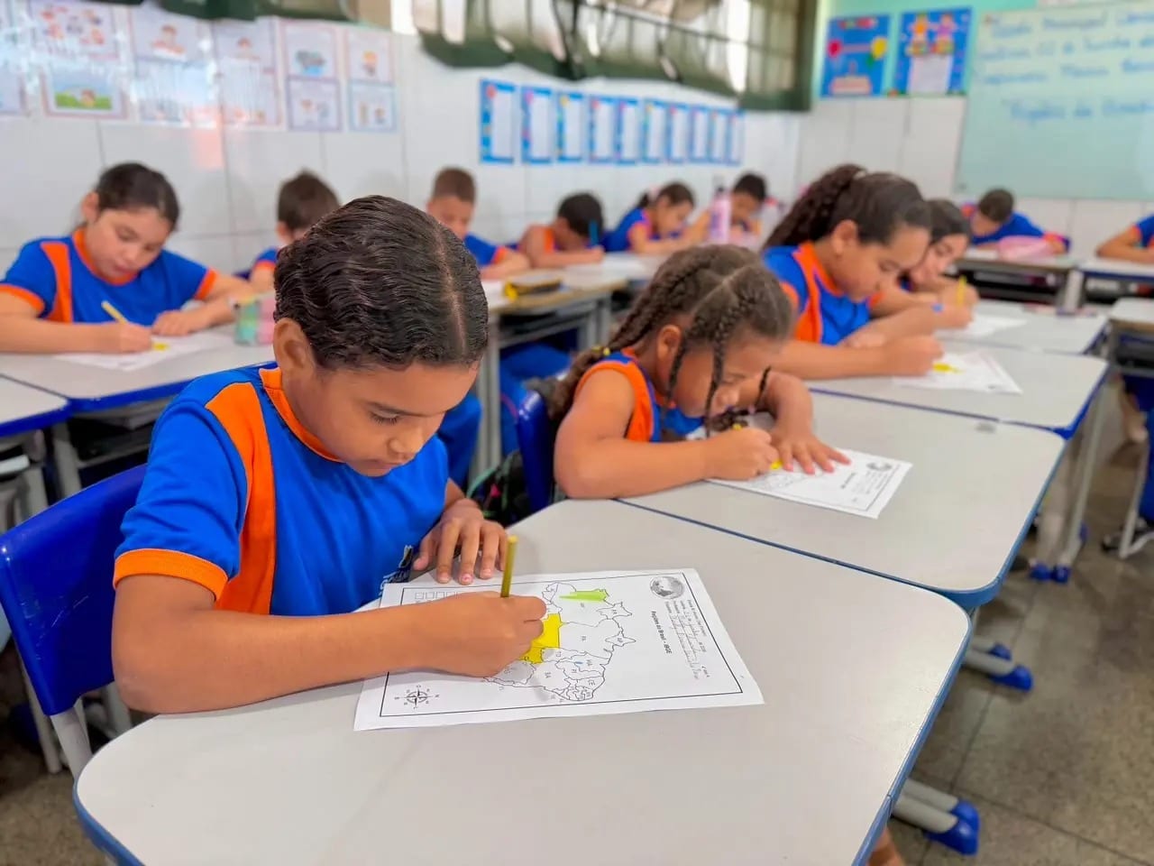 Greve de servidores administrativos paralisa seis unidades de ensino em Goiânia, diz Prefeitura