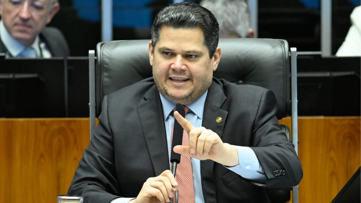 ‘Agora o culpado só é o Moraes’: Alcolumbre lembra pedido de R$ 130 milhões a Vorcaro para filme de Bolsonaro e diz que