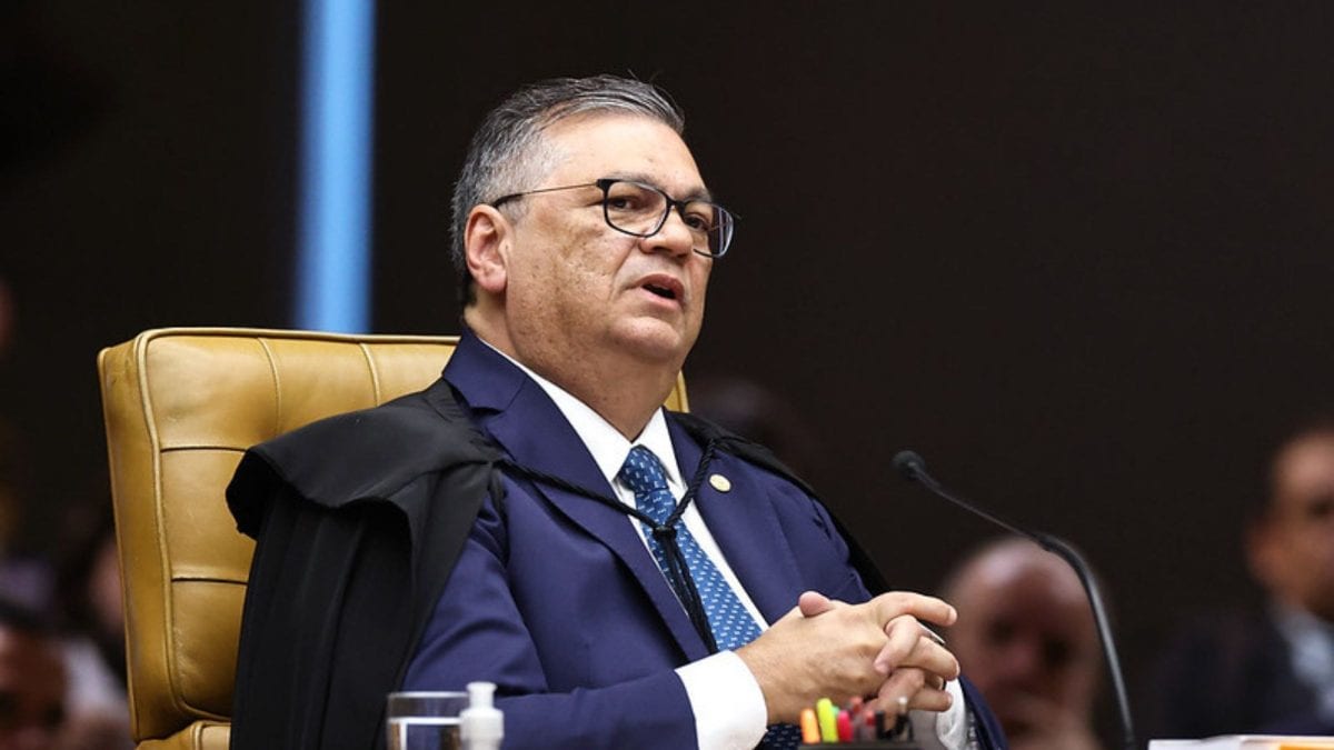Flávio Dino determina abertura de inquérito da PF para investigar suposta interferência estrangeira nas eleições brasile
