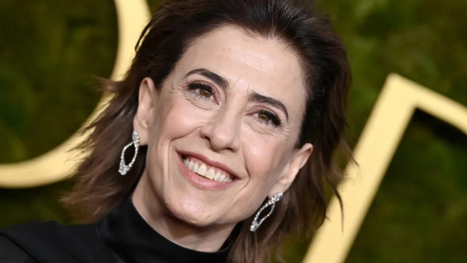 Fernanda Torres manifesta apoio a Lula e destaca importância da democracia