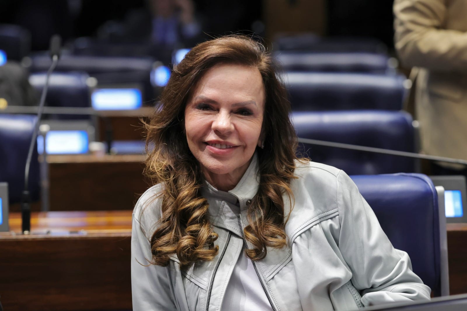 Senado Aprova Relatório que Endurece Penas para Incitação a Crimes, com Ênfase no Ambiente Digital