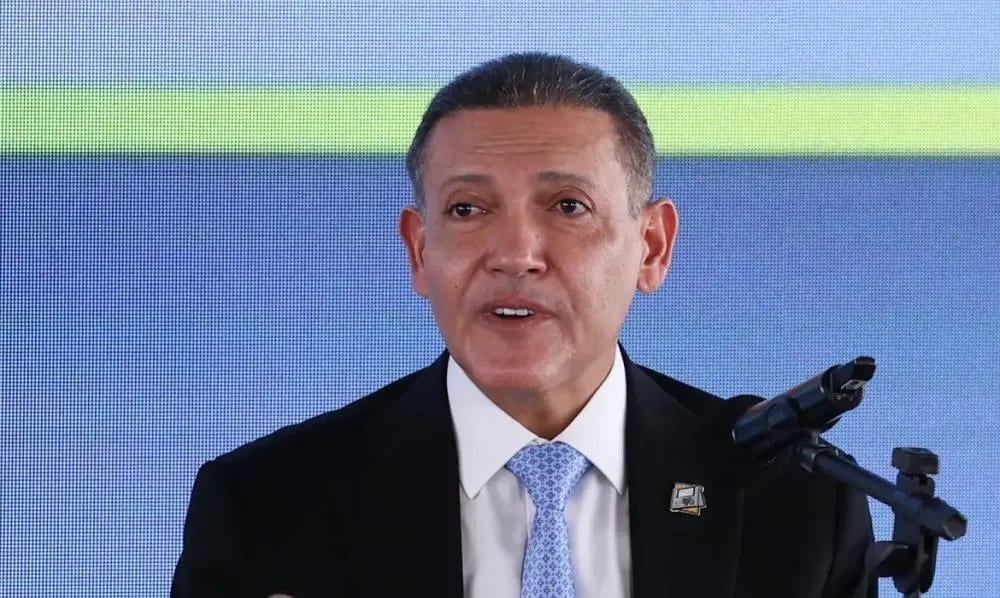 Presidente do TSE critica prorrogação da votação e nega demora na decisão