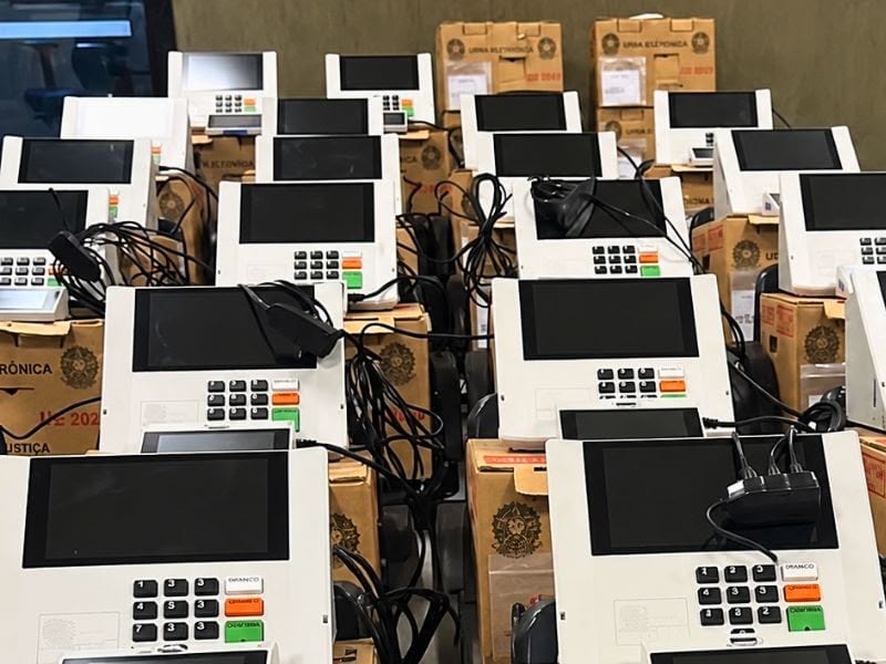 Justiça Eleitoral inicia preparação de urnas eletrônicas para o segundo turno das eleições em Piranhas, Arenópolis e Pal