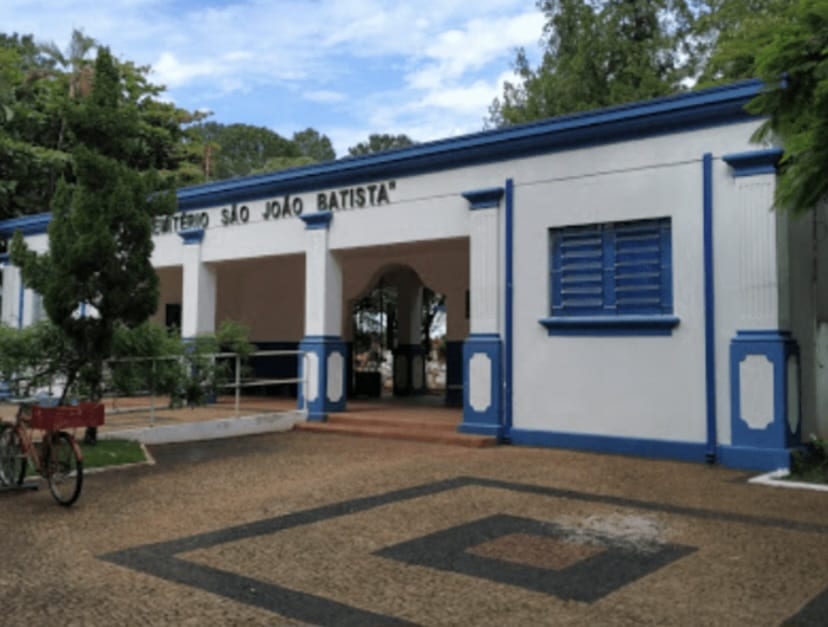 Secretaria de Serviços Públicos realiza limpeza e manutenção no Cemitério Municipal para o Dia de Finados em Leme, SP