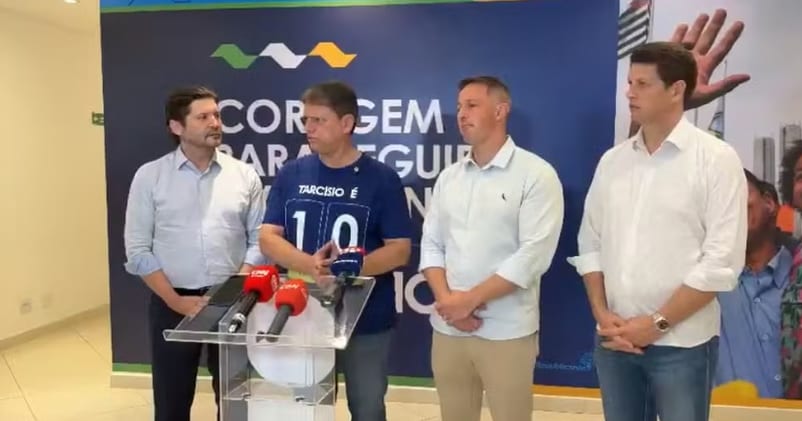 Ricardo Salles desiste do Senado e passa a apoiar Derrite e André do Prado