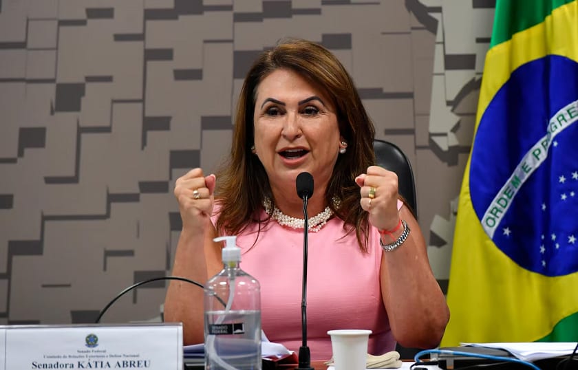"Menos Janja e mais Alckmin" vira mote de reunião do PT com pedidos de "menos artistas e mais povo"