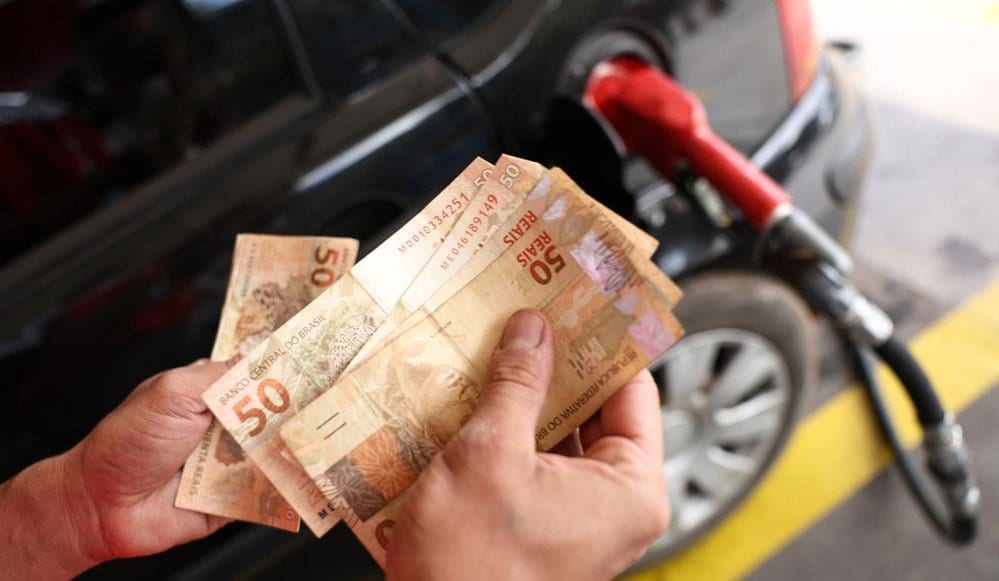 Gasolina, etanol e diesel: governo amplia pacote para tentar reduzir preços