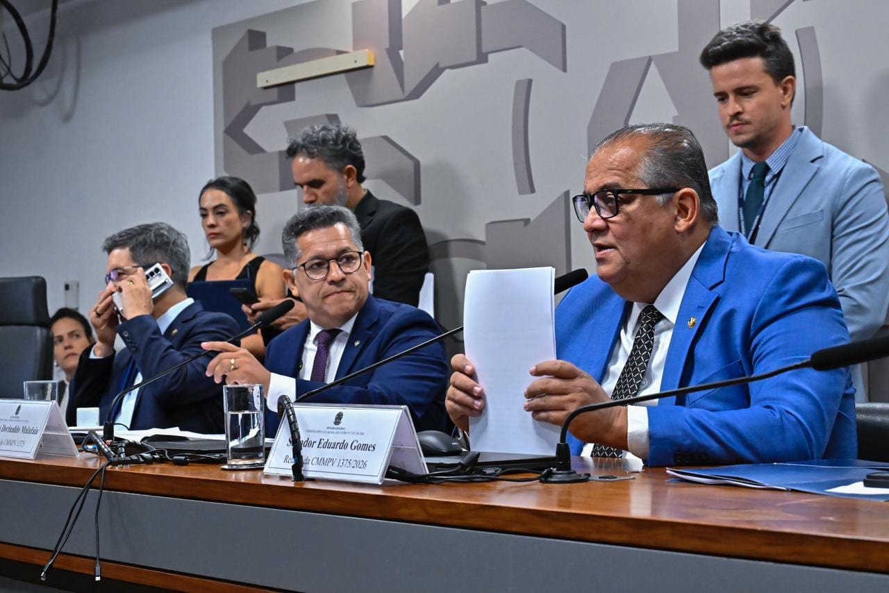 Eduardo Gomes participa de reunião de comissão que analisa ampliação de indenização para profissionais que atuam em área
