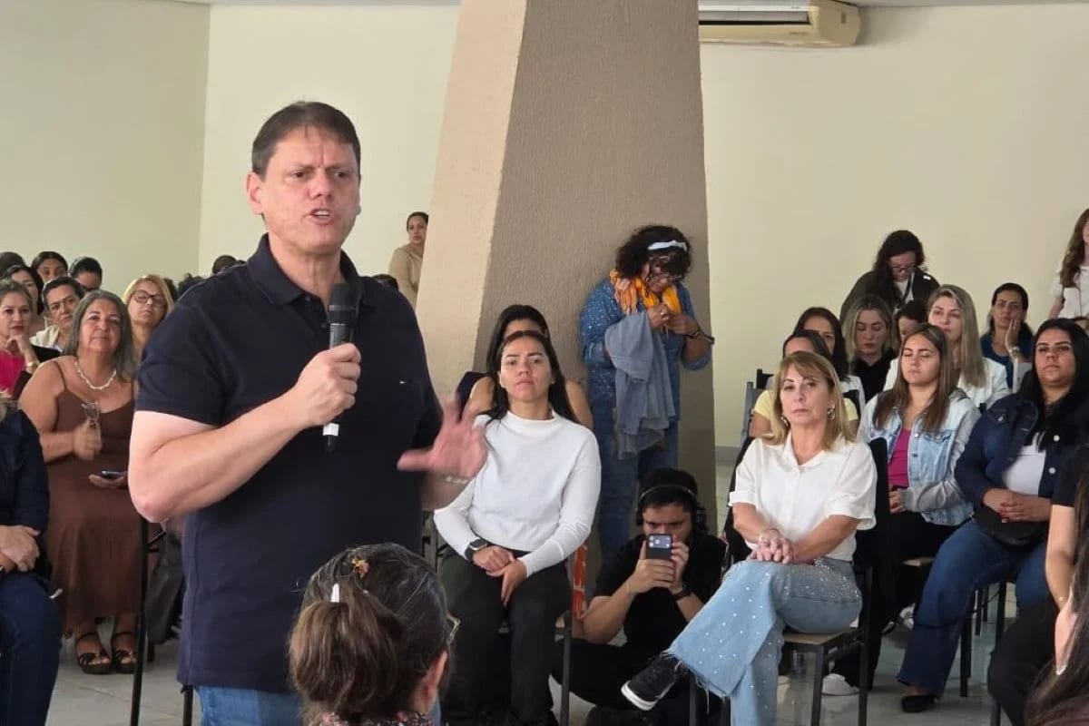 Tarcísio abre campanha em Osasco mirando voto feminino