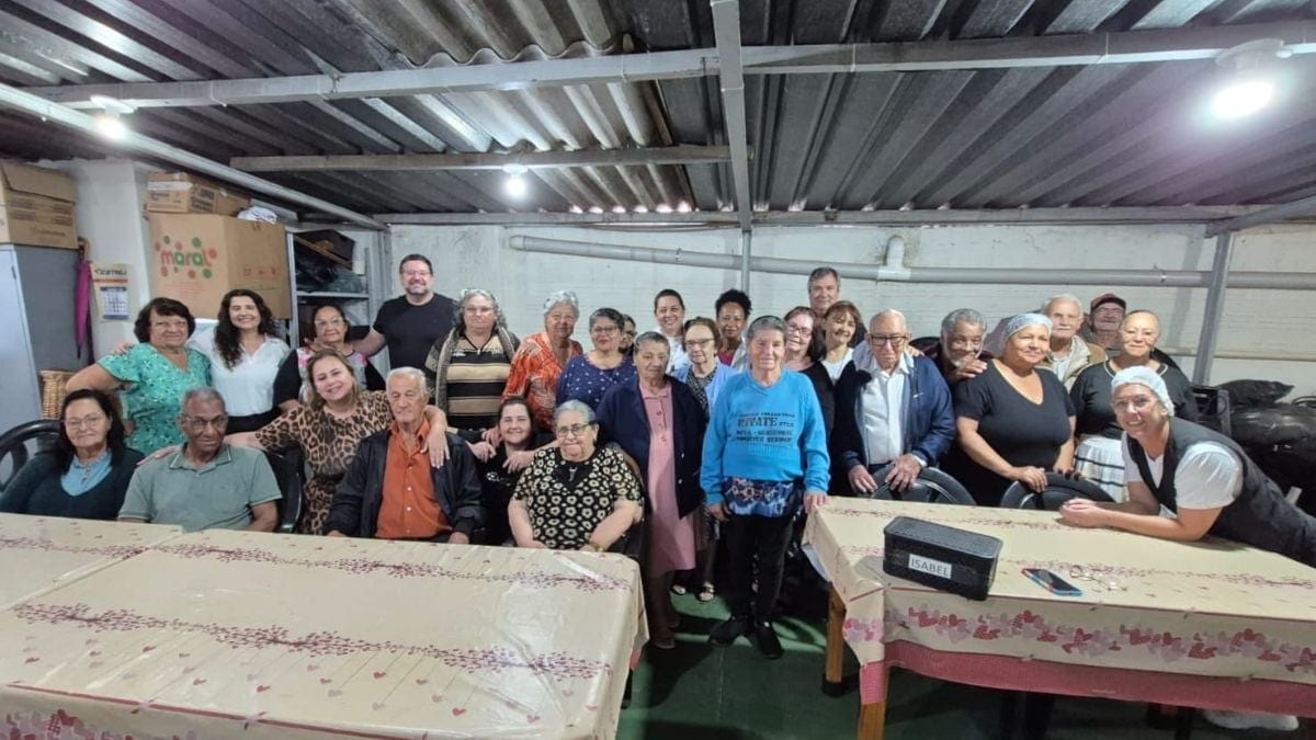 Prefeito Ronaldo Venturi visita Casa do Idoso em Ibaté