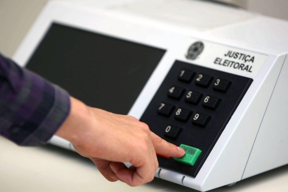 PT e PL pedem ao TSE excluir majoritárias do cálculo das cotas do Fundo Eleitoral