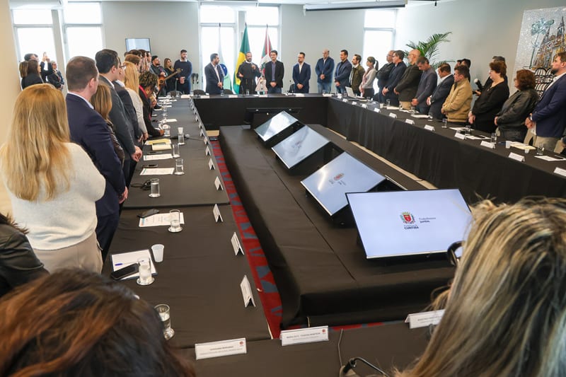 Pimentel cobra prazos de entregas de obras e resultados