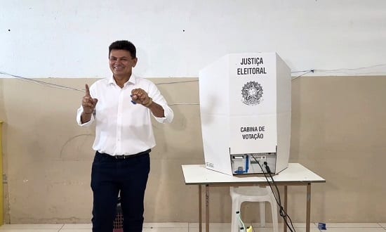 Valmir votou em Itabaiana e disse: "Agora é com Deus e com o estado"