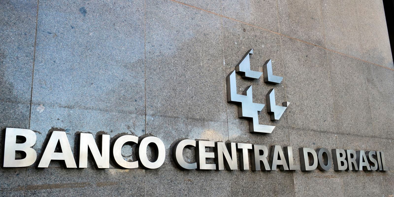 Mercado reduz previsão da inflação para 5% em 2026