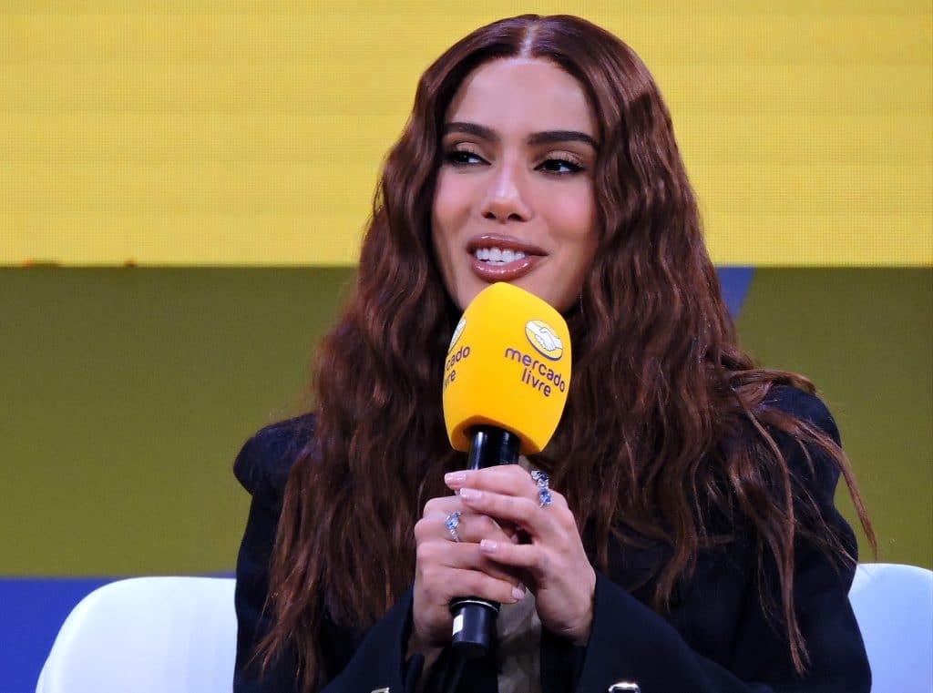 Anitta se revolta com impasse no TSE que pode virar eleição no Rio: “Palhaçada”