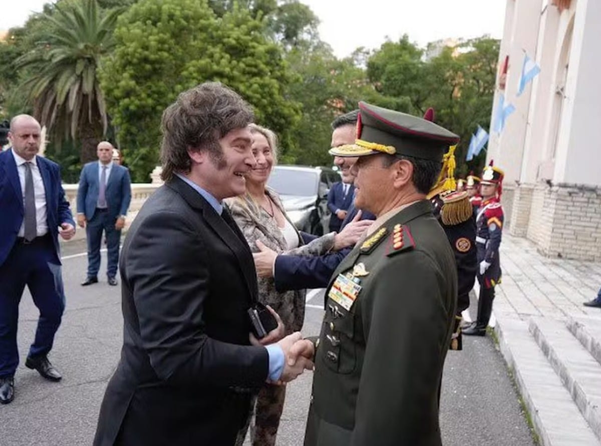 Ministro argentino pede solução pacífica para Malvinas e cita aliança com EUA