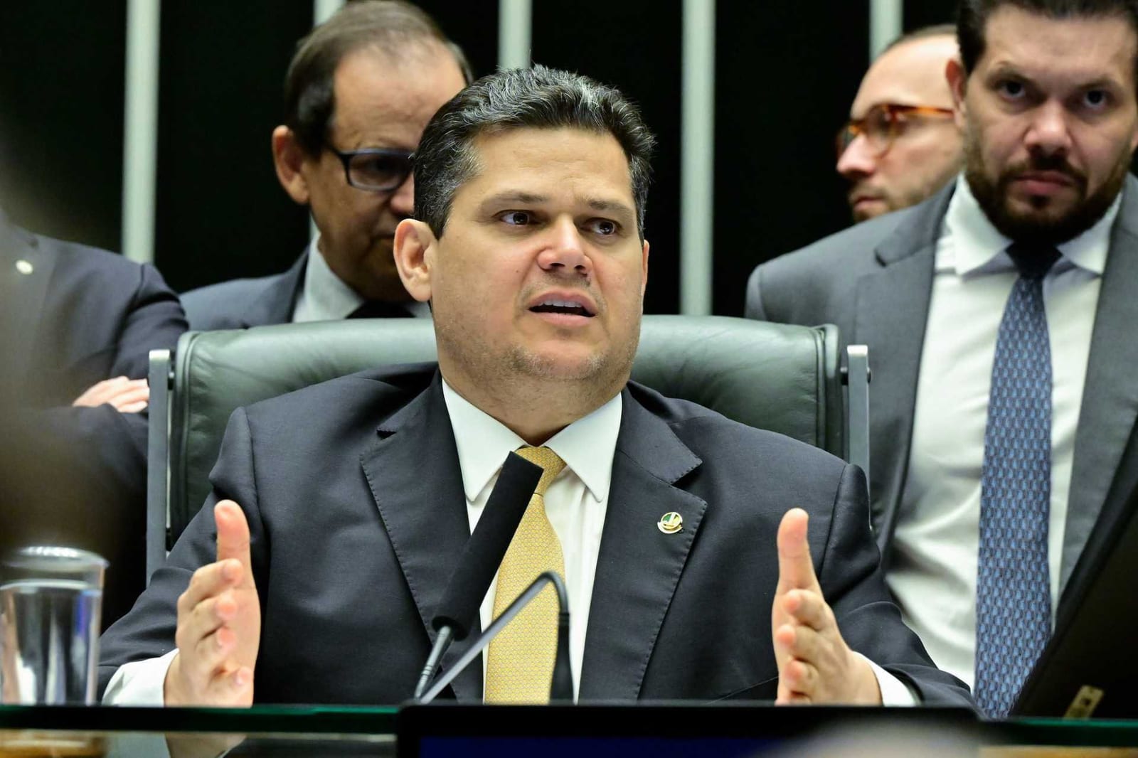 Senado vota PEC da escala 6×1 em 6 de outubro