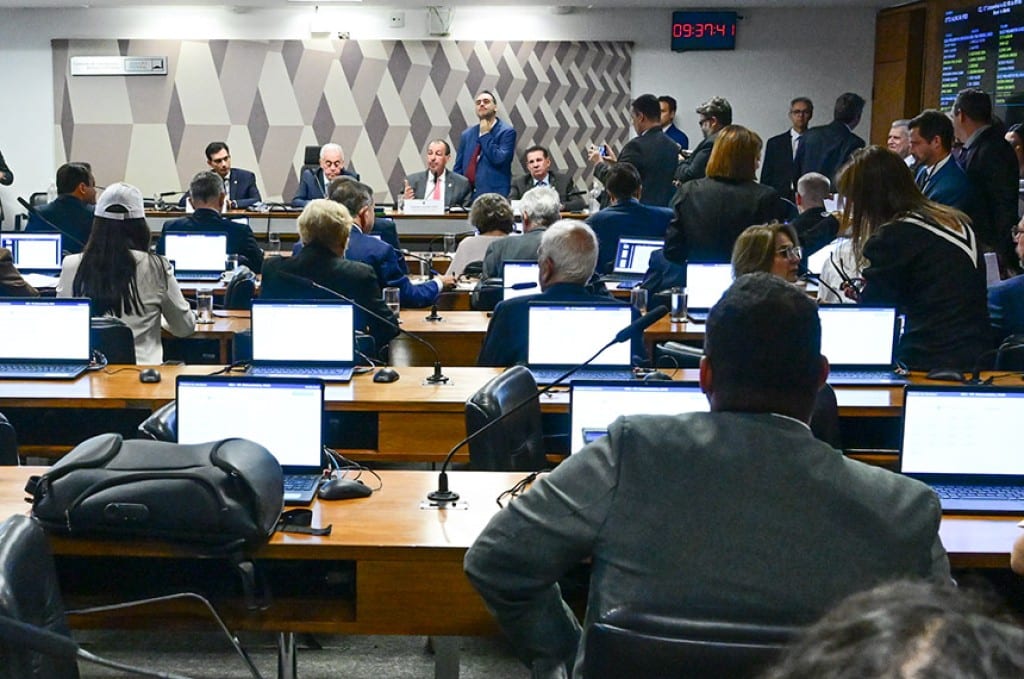 CCJ conclui votação de projeto com penas mais rígidas para maus-tratos a animais