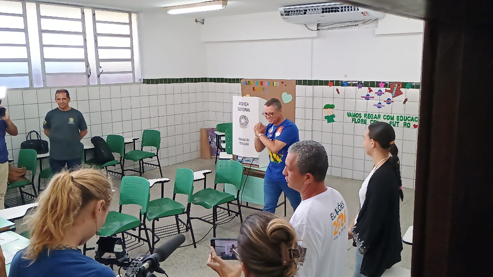 Fábio Mitidieri, candidato à reeleição, votou em Aracaju por volta das 10h10