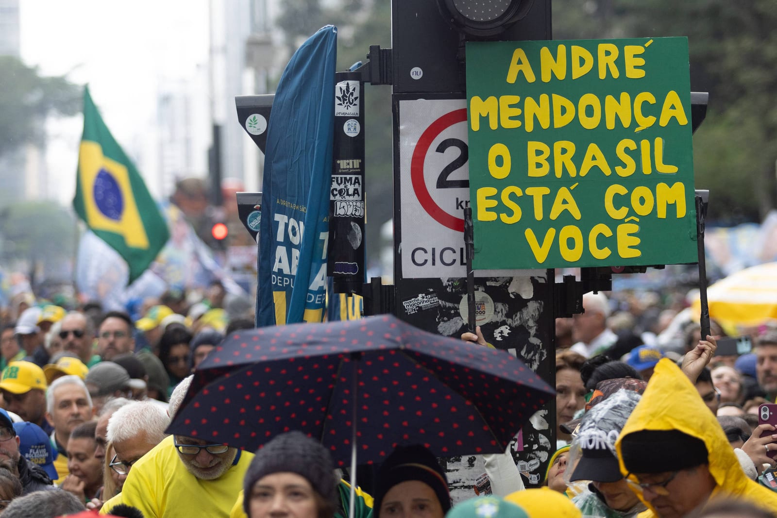 Candidatos atacaram o STF no 7 de Setembro, mas apoiaram André Mendonça