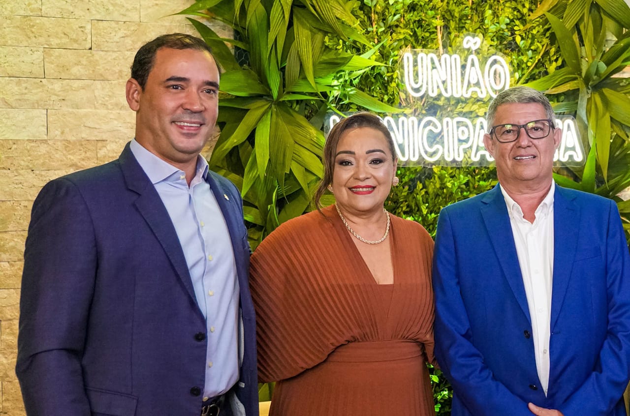 Associação Municipalista Parabeniza Vicentinho Jr. e Defende Parceria com Cidades do Tocantins