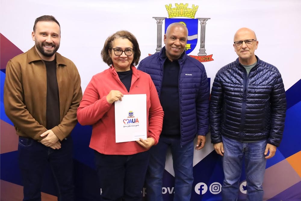 Mauá entrega 24 títulos de regularização fundiária