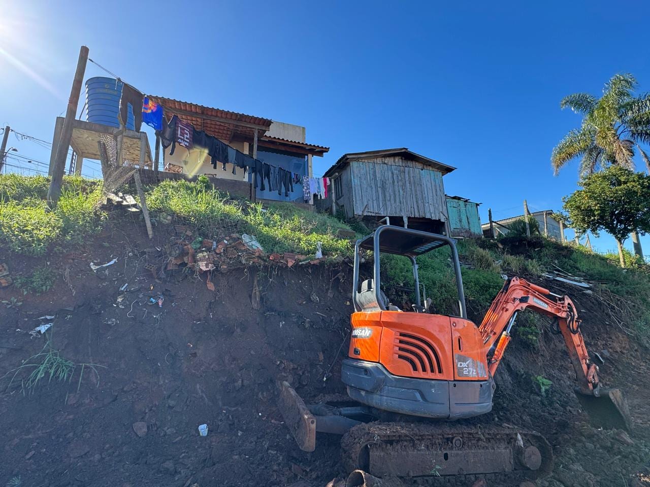 Moradores cobram solução para esgoto a céu aberto na Vila Esperança