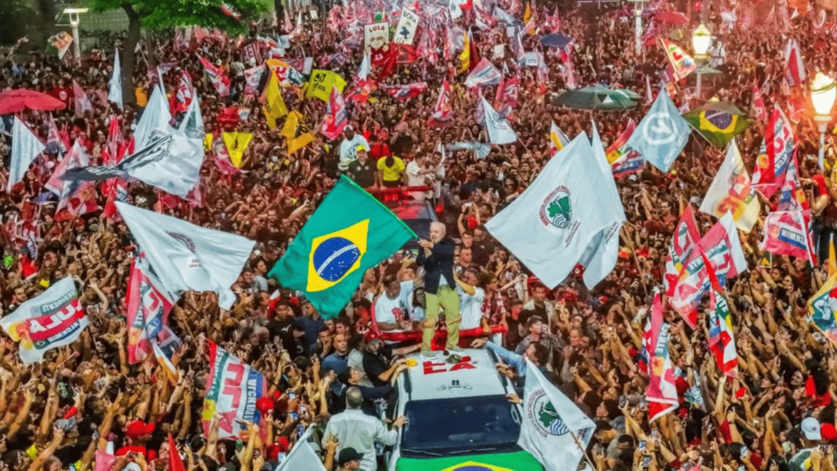 Lula vira em Minas Gerais e mantém Estado como espelho do país