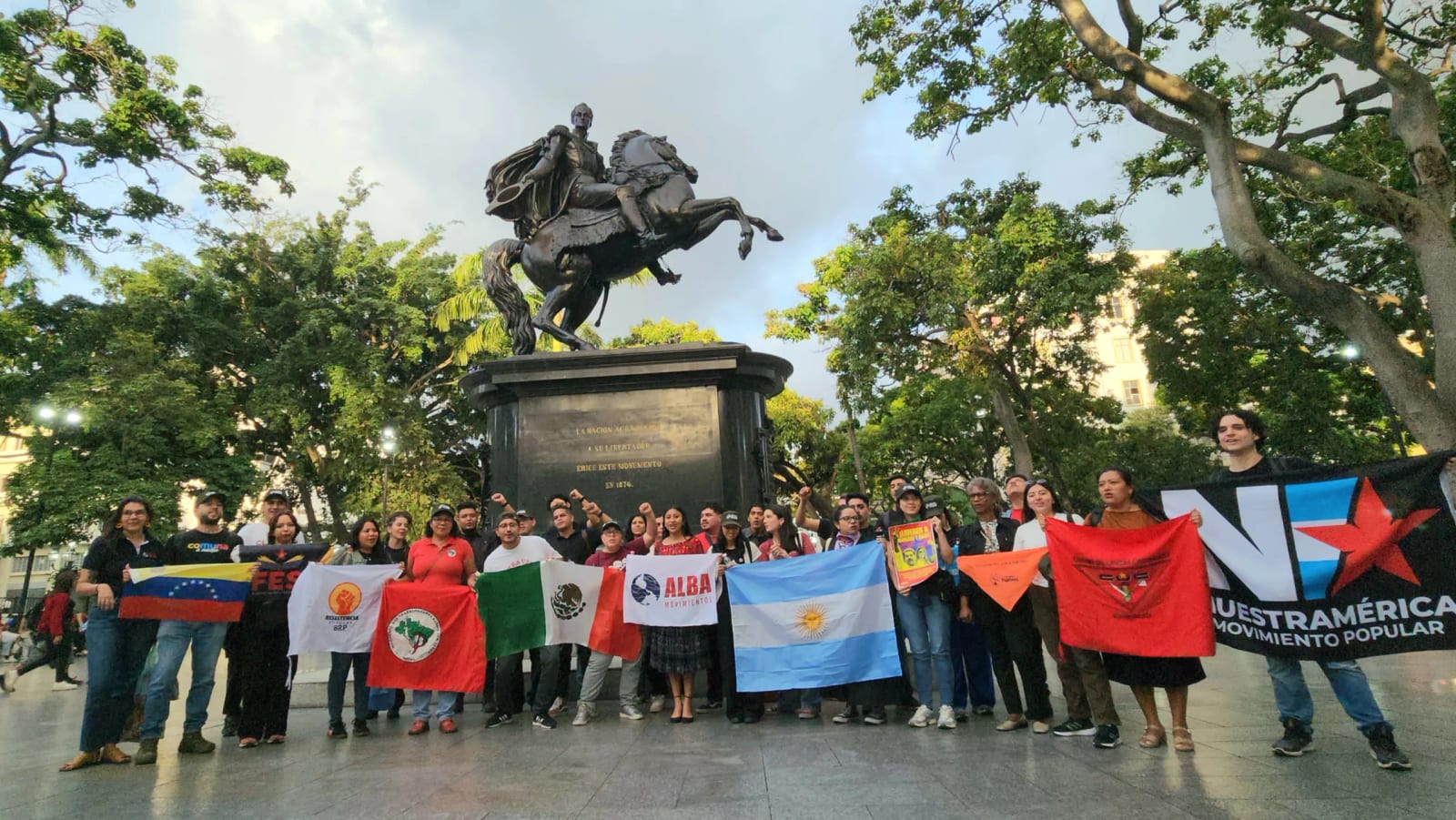 Brigada de 30 jovens de nove países chega a Caracas para 11 dias de solidariedade