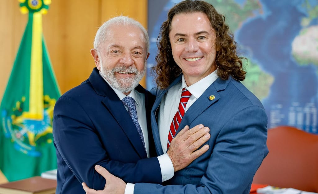 Lula anuncia apoio à reeleição de Veneziano Vital do Rêgo