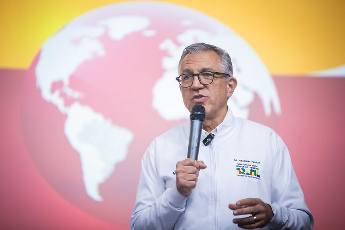 Alexandre Padilha diz que está 'à disposição' de Lula para continuar no Ministério da Saúde