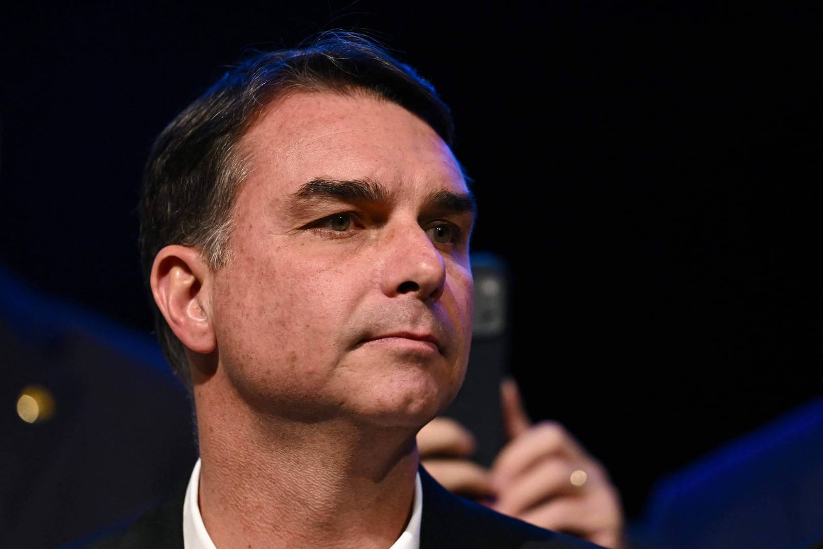 Programa de Flavio cita mais mulheres, idosos e STF que o de Jair