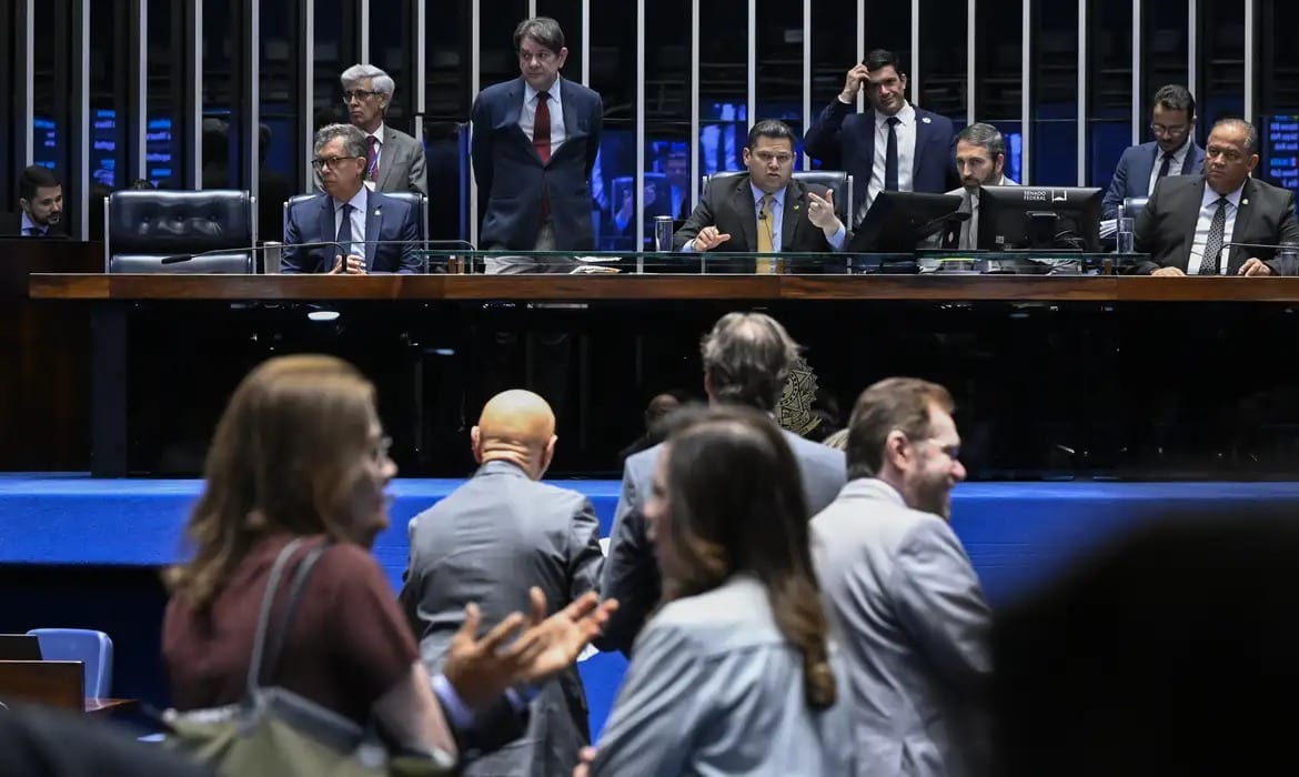 Davi Alcolumbre diz que Senado vota fim da escala 6x1 após as eleições