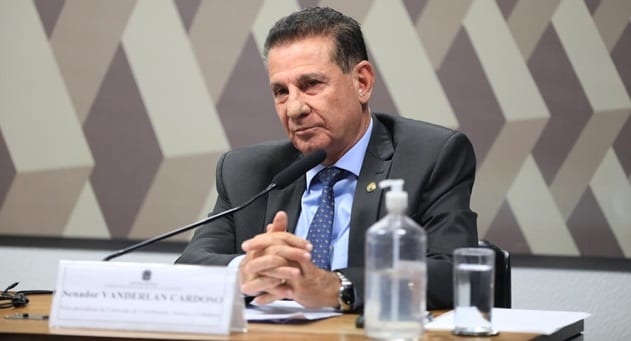 Vanderlan Cardoso defende fim da escala 6×1 e propõe modernização da CLT