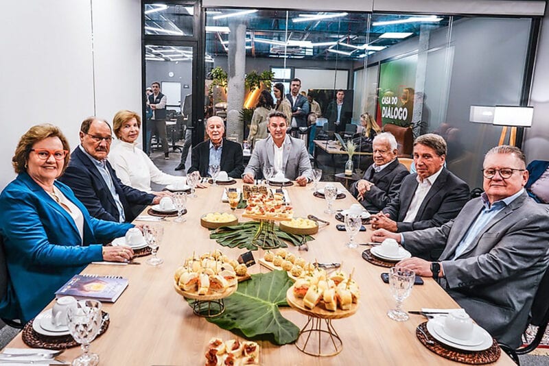 Zucco abre Casa do Diálogo e cria Conselho de Governadores