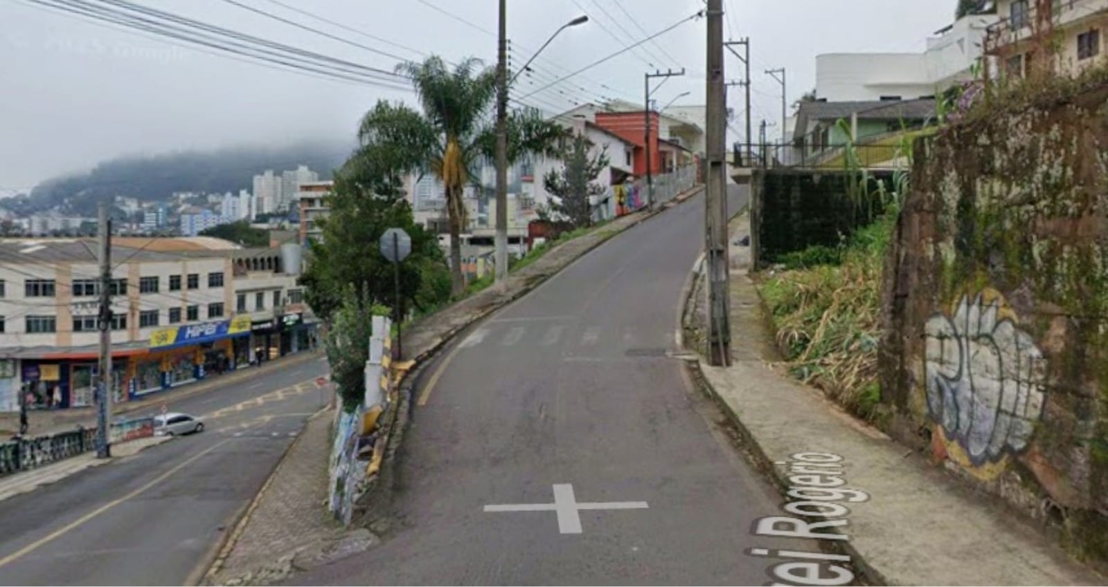 Presidente da Câmara sugere sentido único na Rua Frei Rogério