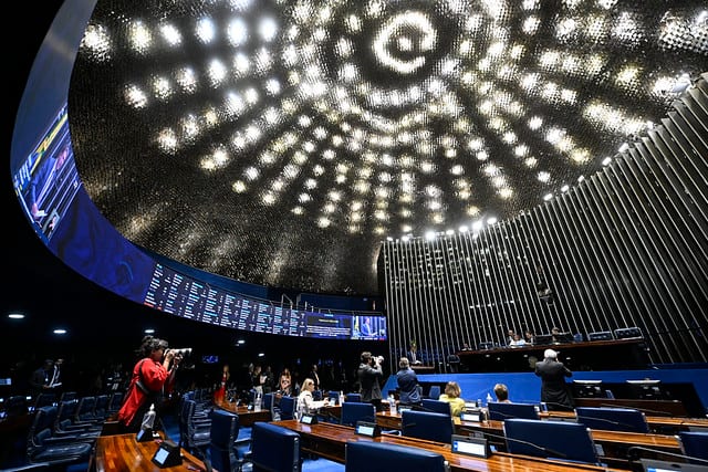 PL traça estratégia para evitar votação do fim da escala 6×1 antes do 2º turno