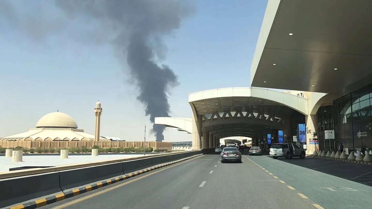 Houthis alertam sobre novos ataques a aeroportos sauditas em meio à escalada do conflito no Iêmen