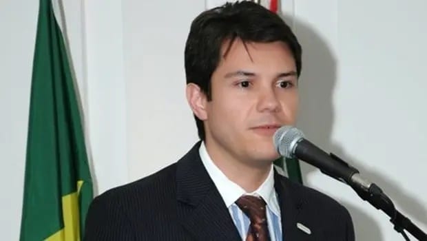 Leonardo Reis assume suplência de Zacharias Calil ao Senado